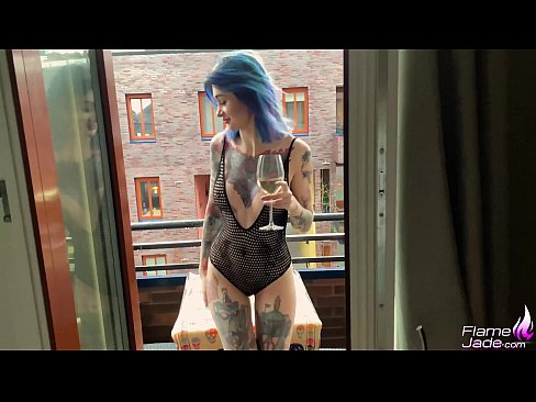 ❤️ Großartiges Mädchen lutscht mit einem Schluck und fickt leidenschaftlich unter freiem Himmel ️ Sex video bei de.ixiporn.ru