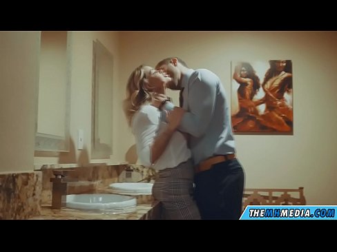 ❤️ Wenn eine vollbusige Blondine dich in einer öffentlichen Toilette verführt ️ Sex video bei de.ixiporn.ru